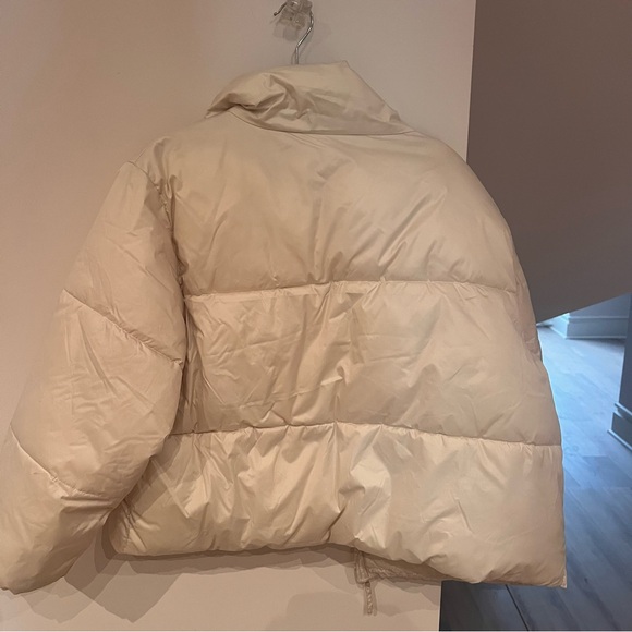 OLD NAVY Cream/White Puffer - Size XL - Picture 3 of 4